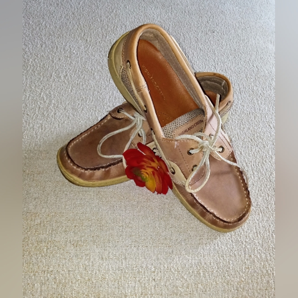 Highland Creek, women's boat shoes, size 9